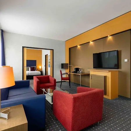 Ramada By Wyndham Essen Hotel Exterior photo