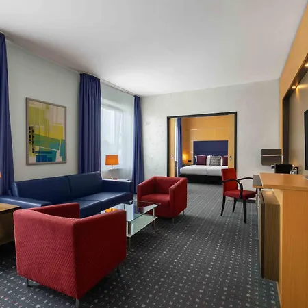 Ramada By Wyndham Essen Hotel Exterior photo