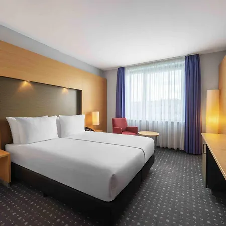 Ramada By Wyndham Essen Hotel Exterior photo