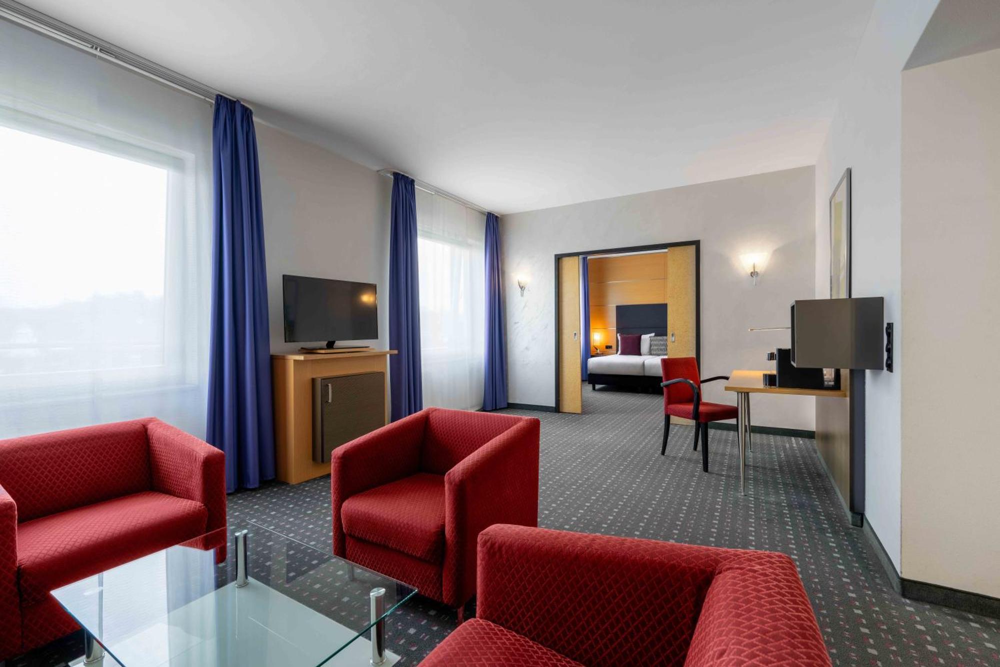 Ramada By Wyndham Hotel 4*