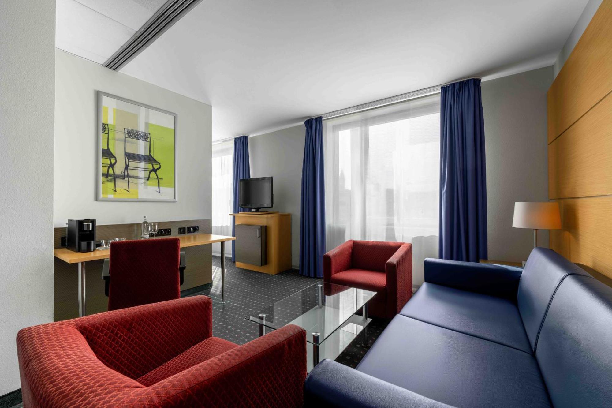 Ramada By Wyndham Hotel 4*