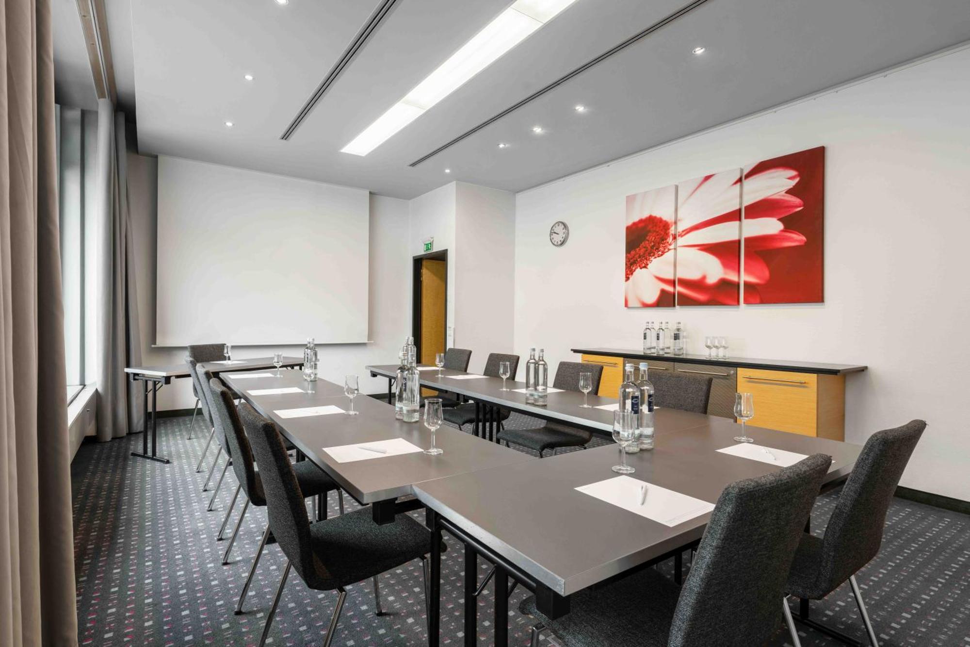 Hotel Ramada By Wyndham 4*
